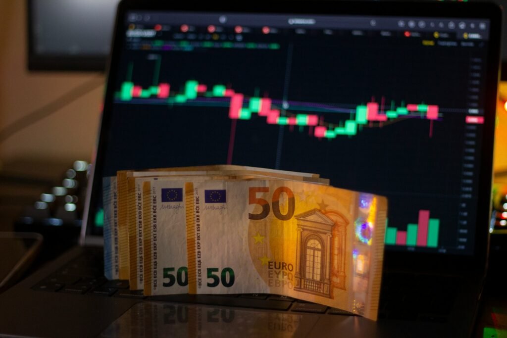 Fibonacci Retracements: A Trader's Guide to Separating Signal from Snake Oil